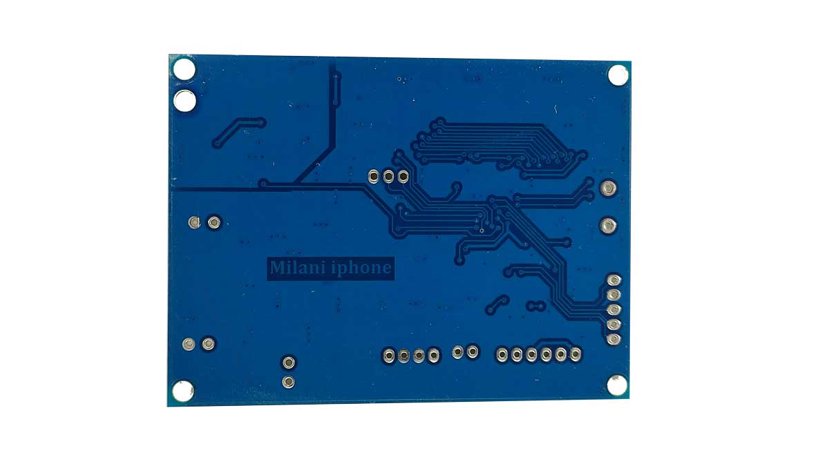 پشت نمونه اولیه برد ال سی دی |Behind the prototype LCD board